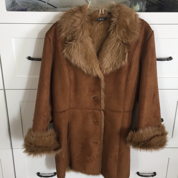 Cozy coat/jacket. - Picture 2 of 9